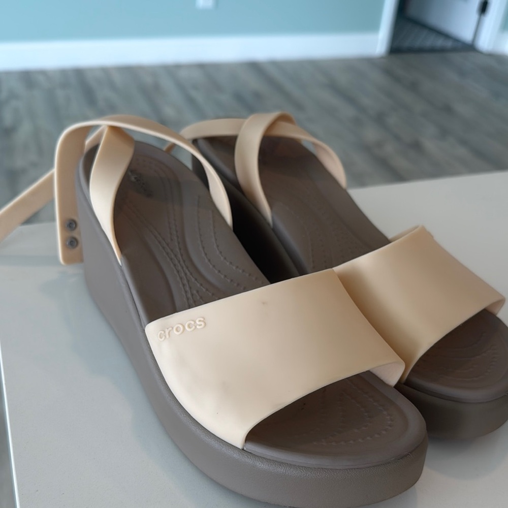 Crocs Women's Cream Platform Sandals